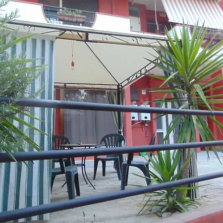 Casa Dante Alighieri, A *