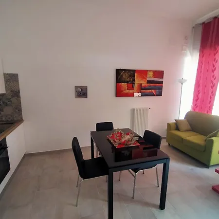 Casa Dante Alighieri, A Apartment *