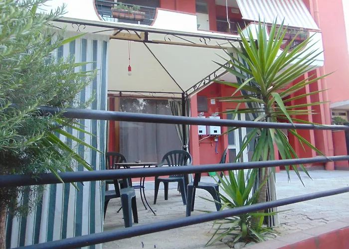 Casa Dante Alighieri, A *